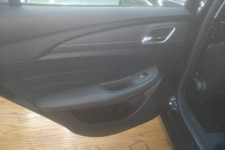 Used Roewe i5 2020 1.5L Automatic 4G Connected Linghao Edition Interior 8