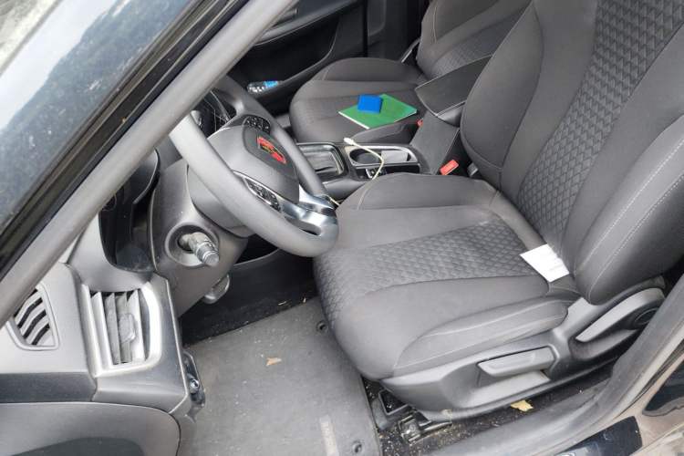 Used Roewe i5 2020 1.5L Automatic 4G Connected Linghao Edition Left Front Seat