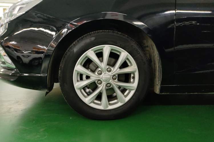 Used Roewe i5 2020 1.5L Automatic 4G Connected Linghao Edition Left Front Wheel Hub
