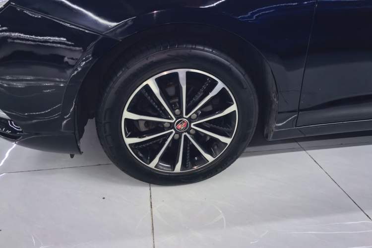 Used Roewe i5 2020 1.5L Automatic 4G Connect Luxury Flagship Edition Left Front Wheel Hub