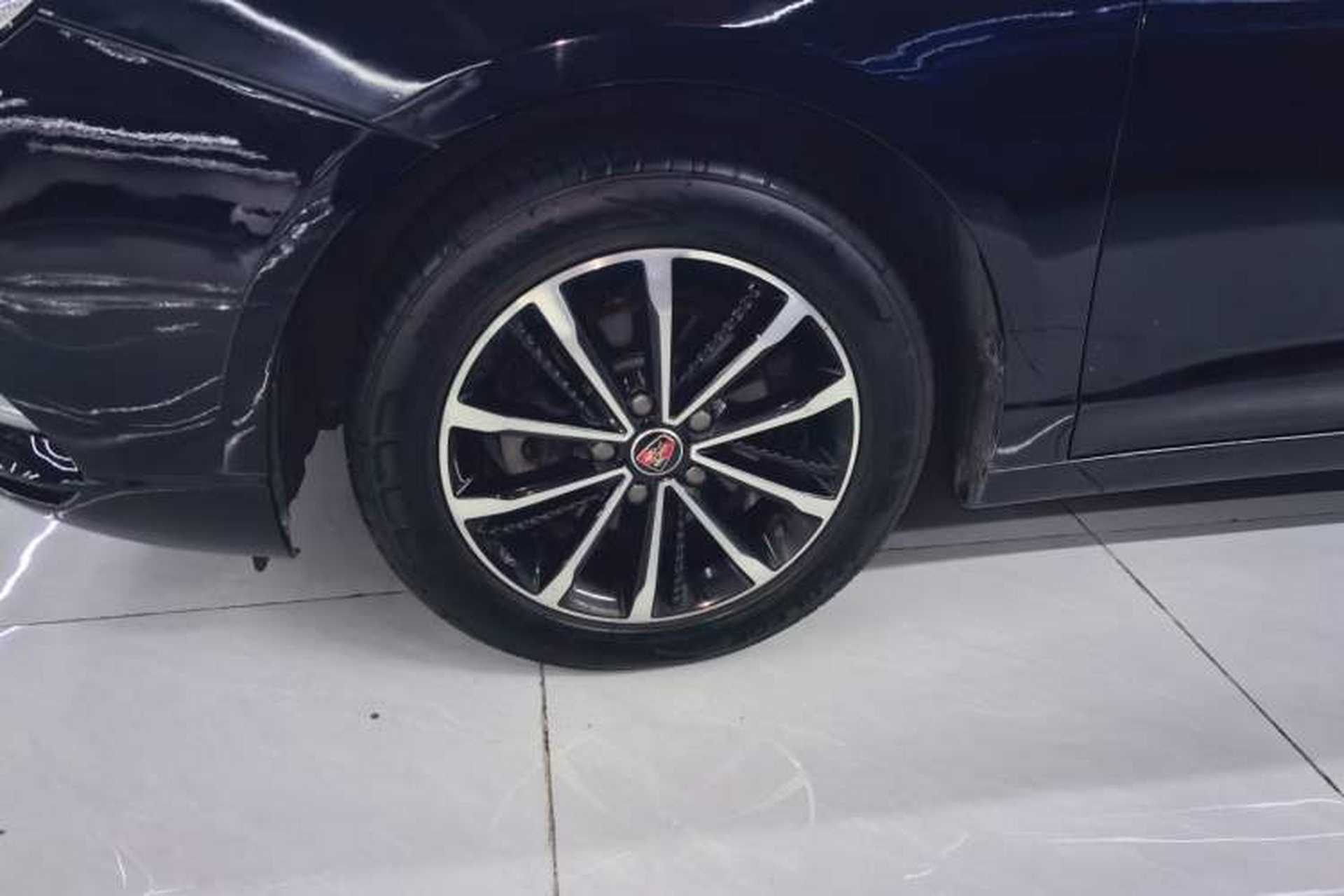 Used Roewe i5 2020 1.5L Automatic 4G Connect Luxury Flagship Edition Left Front Wheel Hub