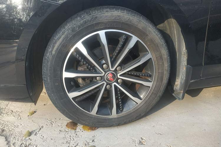 Used Roewe i5 2020 1.5L Manual 4G Connect Leehao Flagship Edition Left Front Wheel Hub