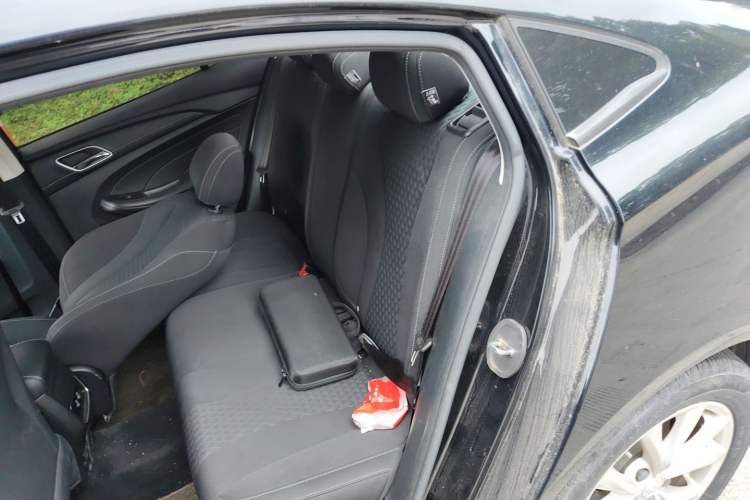 Used Roewe i5 2020 1.5L Automatic 4G Connected Linghao Edition Left Rear Seat