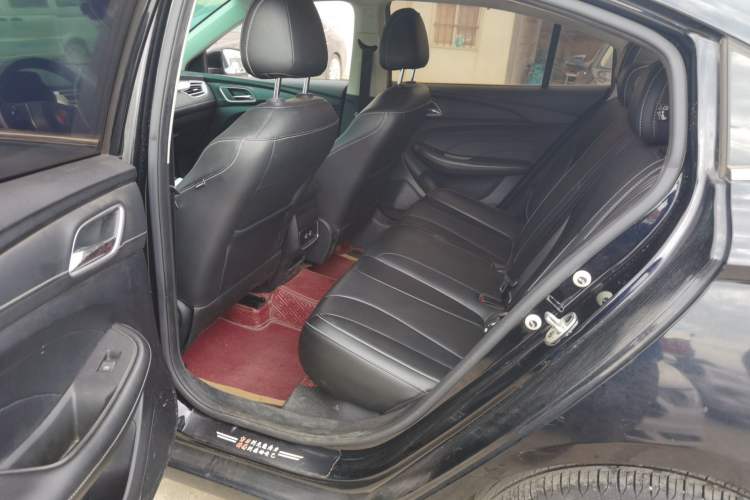 Used Roewe i5 2020 1.5L Automatic 4G Connect Luxury Flagship Edition Left Rear Seat