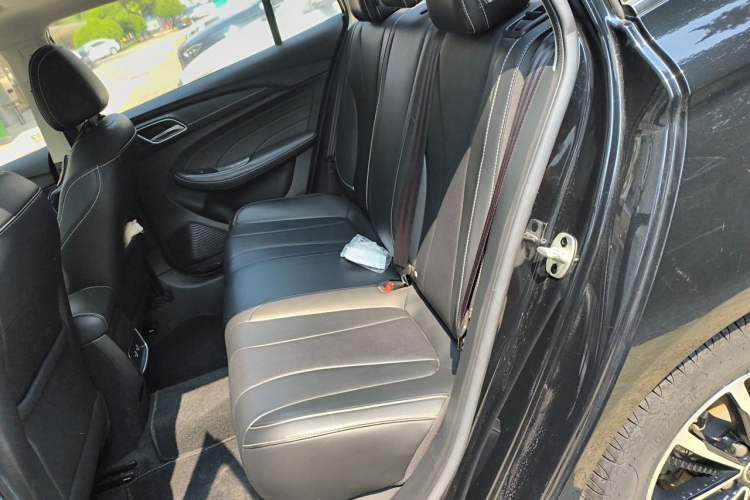 Used Roewe i5 2020 1.5L Automatic 4G Connect Luxury Flagship Edition Left Rear Seat