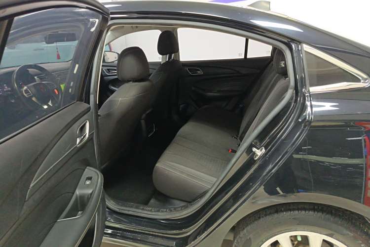 Used Roewe i5 2020 1.5L Automatic 4G Connected Linghao Edition Left Rear Seat