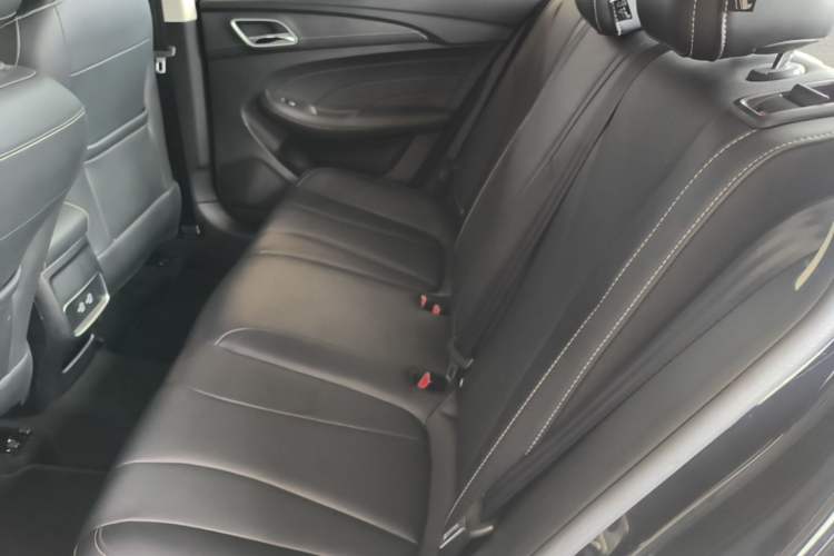 Used Roewe i5 2020 1.5L Automatic 4G Connect Luxury Flagship Edition Left Rear Seat