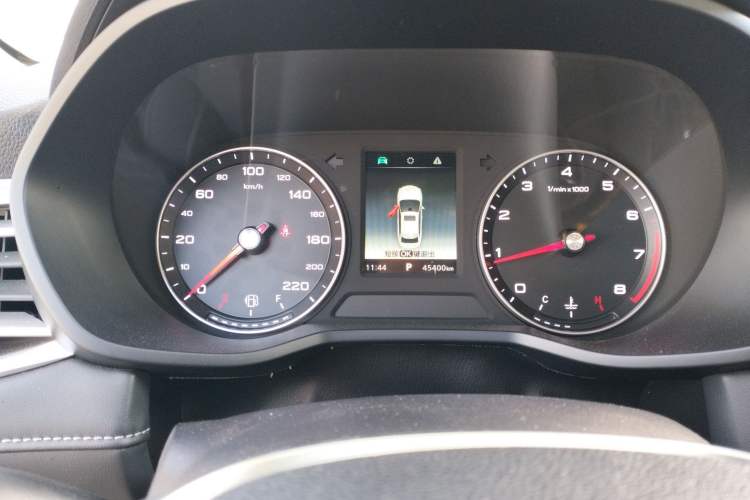 Used Roewe i5 2020 1.5L Automatic 4G Connected Linghao Edition Odometer Close Up