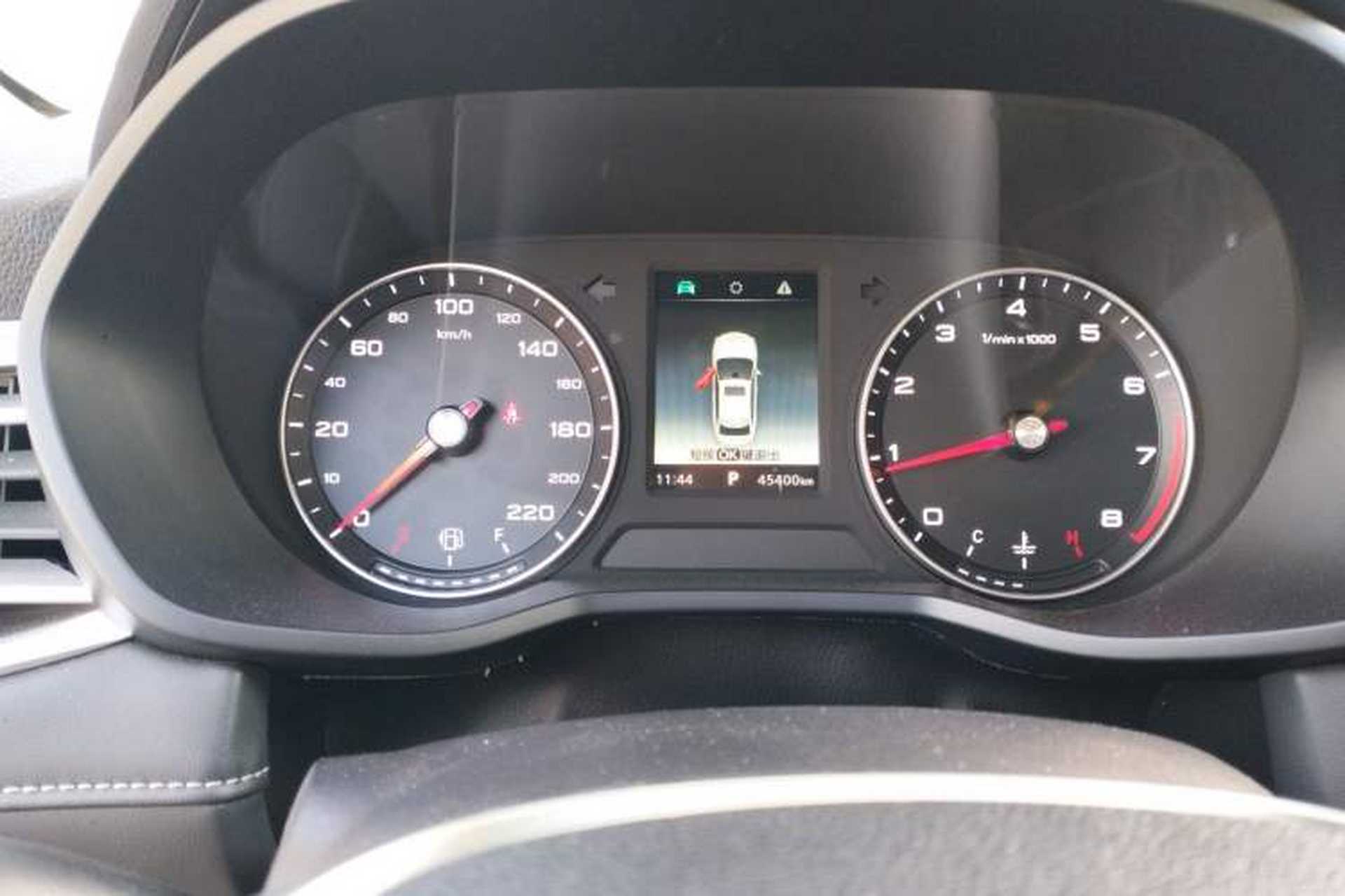 Used Roewe i5 2020 1.5L Automatic 4G Connected Linghao Edition Odometer Close Up