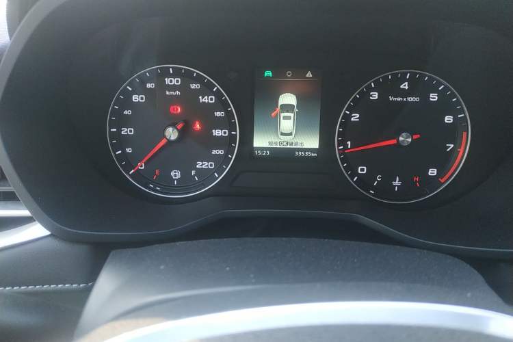 Used Roewe i5 2020 1.5L Manual 4G Connect Leehao Flagship Edition Odometer Close Up
