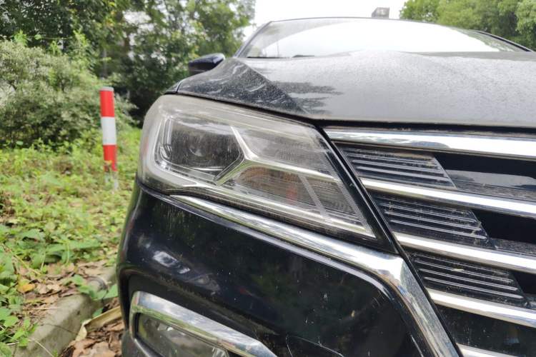 Used Roewe i5 2020 1.5L Automatic 4G Connected Linghao Edition Right Front Headlight