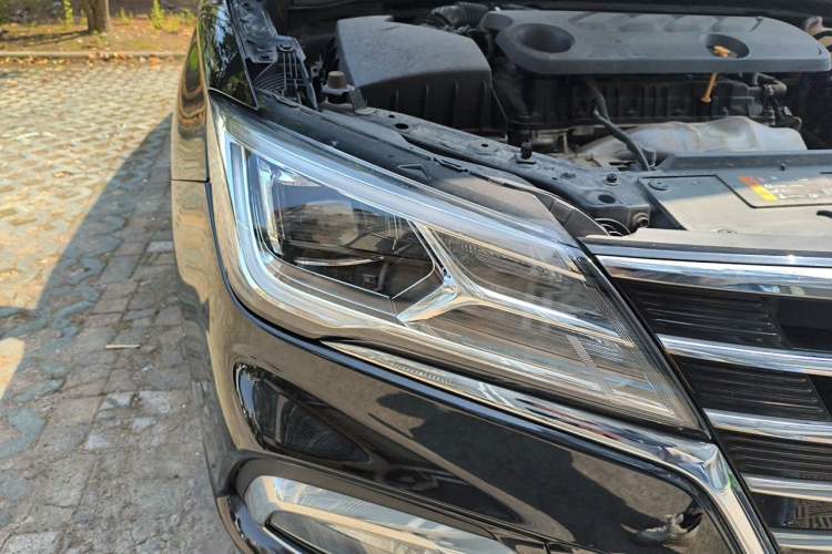 Used Roewe i5 2020 1.5L Automatic 4G Connect Luxury Flagship Edition Right Front Headlight