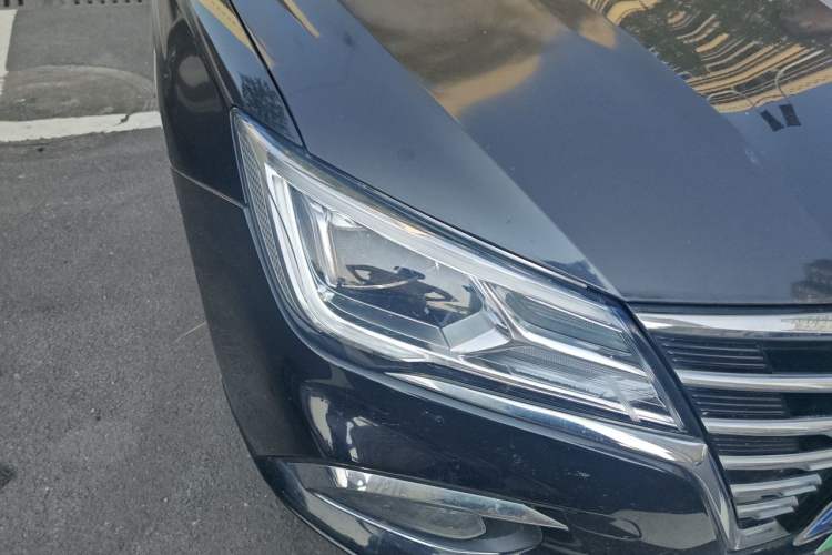 Used Roewe i5 2020 1.5L Automatic 4G Connect Luxury Flagship Edition Right Front Headlight