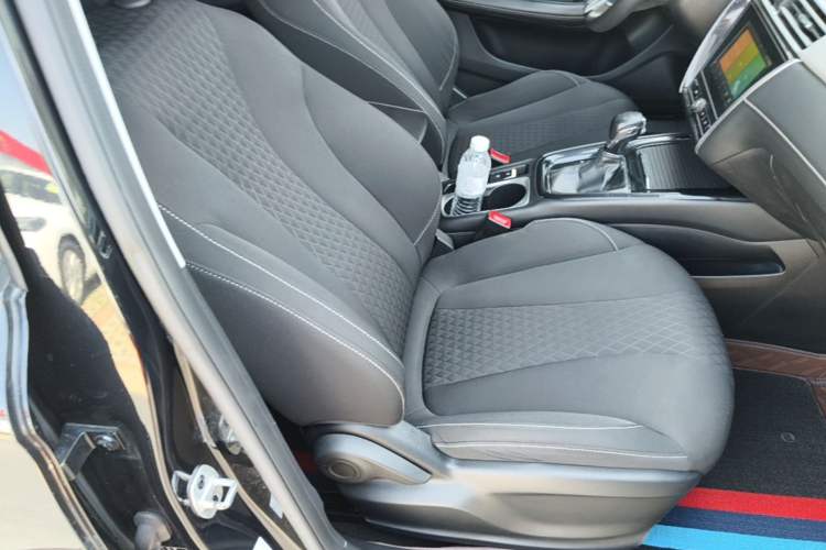 Used Roewe i5 2020 1.5L Automatic 4G Connected Linghao Edition Right Front Seat