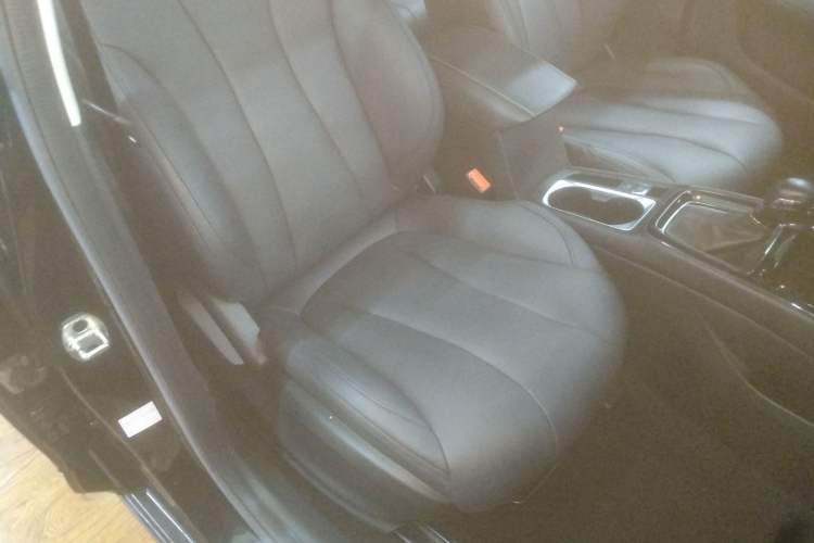 Used Roewe i5 2020 1.5L Automatic 4G Connected Linghao Edition Right Front Seat