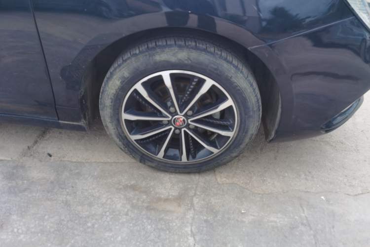 Used Roewe i5 2020 1.5L Automatic 4G Connect Luxury Flagship Edition Right Front Wheel Hub
