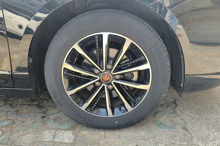 Used Roewe i5 2020 1.5L Automatic 4G Connect Luxury Flagship Edition Right Front Wheel Hub
