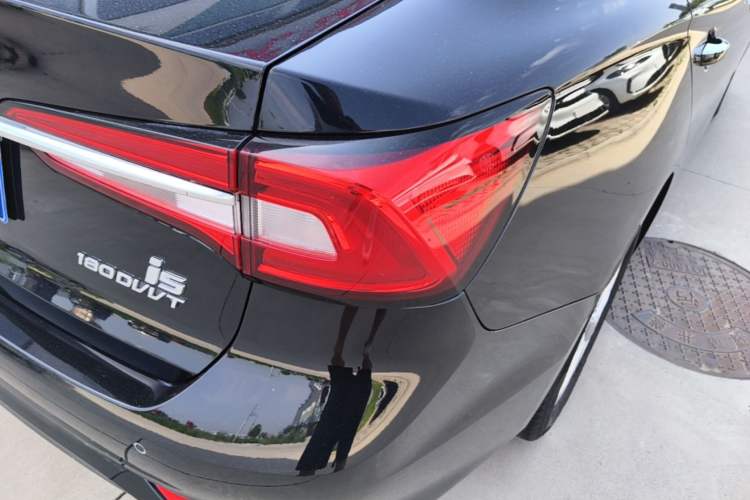 Used Roewe i5 2020 1.5L Automatic 4G Connected Linghao Edition Right Rear Taillight