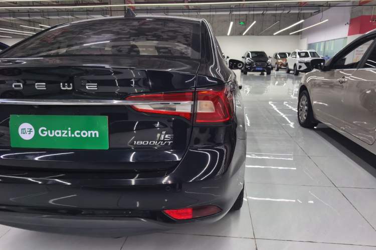 Used Roewe i5 2020 1.5L Automatic 4G Connect Luxury Flagship Edition Right Rear Taillight