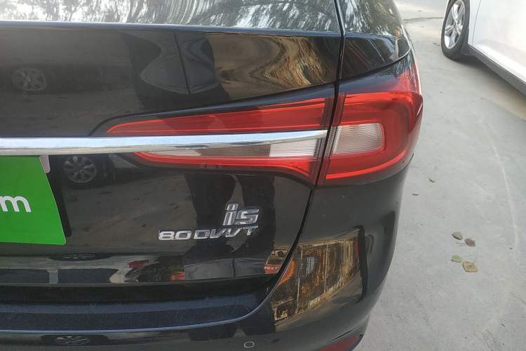 Used Roewe i5 2020 1.5L Manual 4G Connect Leehao Flagship Edition Right Rear Taillight