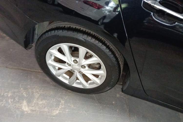 Used Roewe i5 2020 1.5L Automatic 4G Connected Linghao Edition Right Rear Wheel Hub