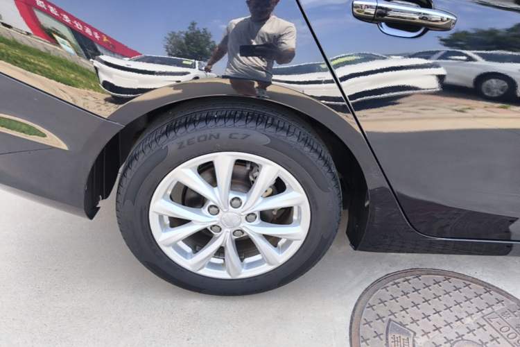 Used Roewe i5 2020 1.5L Automatic 4G Connected Linghao Edition Right Rear Wheel Hub