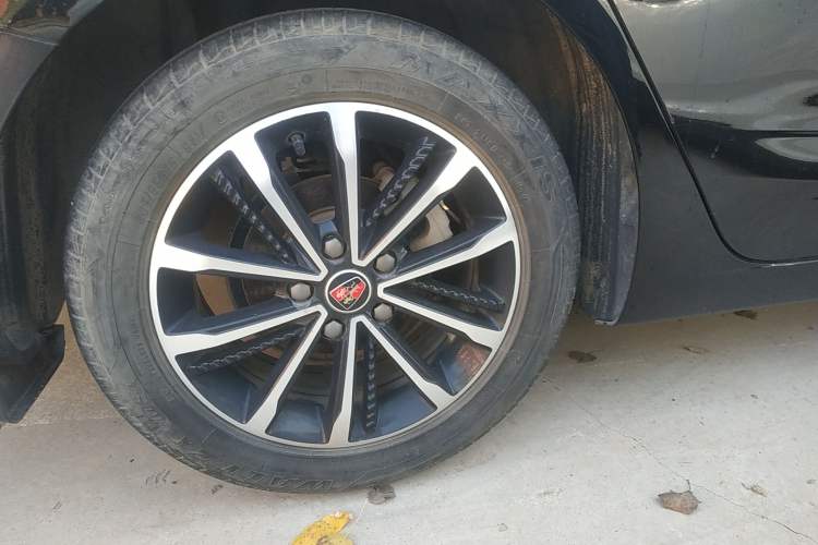Used Roewe i5 2020 1.5L Manual 4G Connect Leehao Flagship Edition Right Rear Wheel Hub