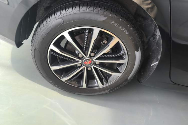 Used Roewe i5 2020 1.5L Automatic 4G Connect Luxury Flagship Edition Right Rear Wheel Hub