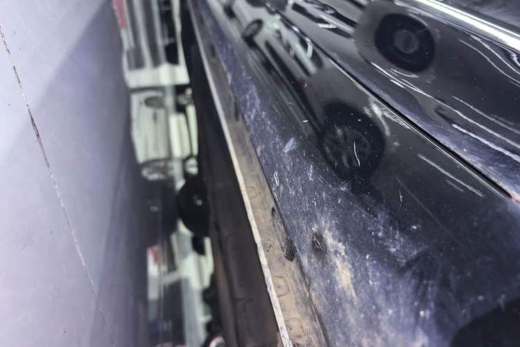 Used Roewe i5 2020 1.5L Automatic 4G Connect Luxury Flagship Edition Right Side Sill