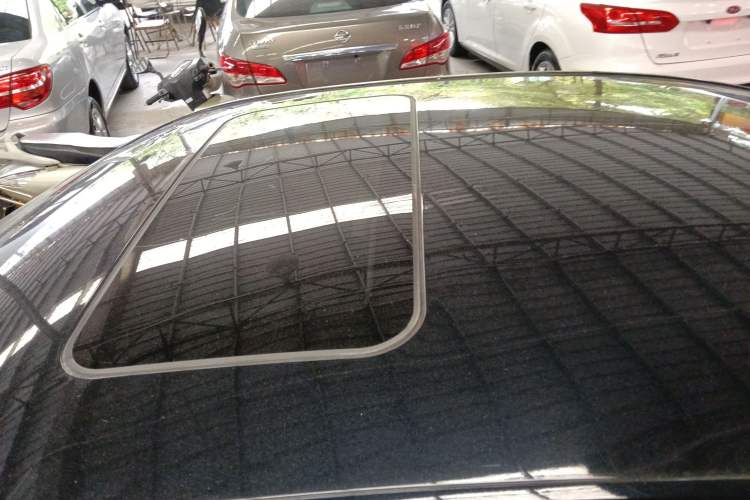 Used Roewe i5 2020 1.5L Automatic 4G Connected Linghao Edition Roof