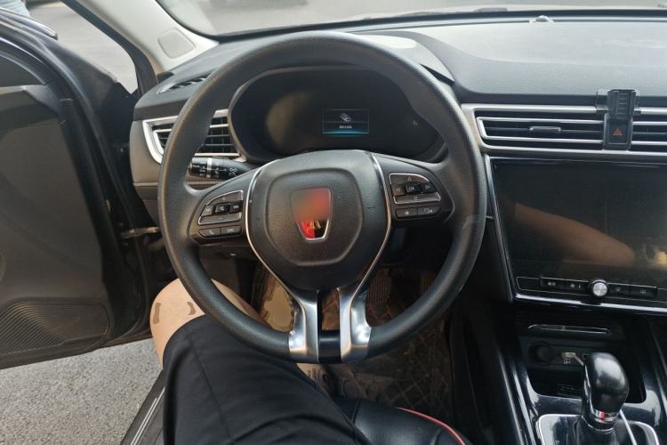 Used Roewe i5 2020 1.5L Automatic 4G Connect Luxury Flagship Edition Steering Wheel