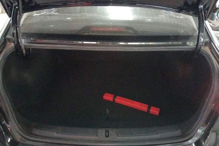 Used Roewe i5 2020 1.5L Automatic 4G Connected Linghao Edition Trunk