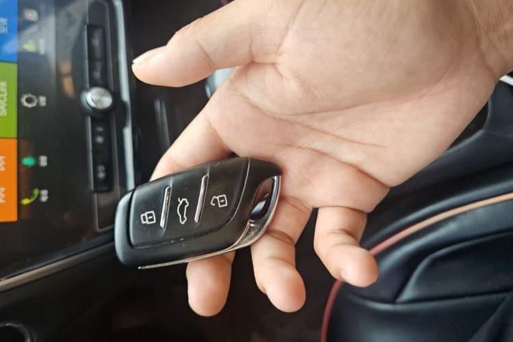 Used Roewe i5 2020 1.5L Automatic 4G Connect Luxury Flagship Edition Vehicle Key