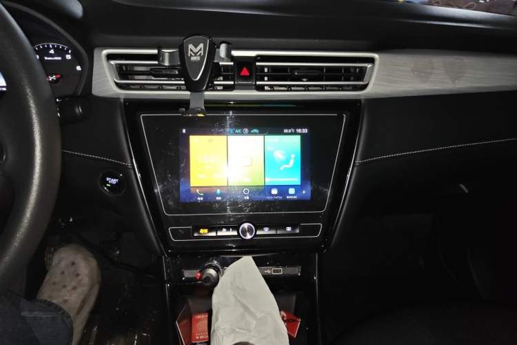 Used Roewe i5 2020 1.5L Manual 4G Connect Luxury Edition Audio And AC Panel