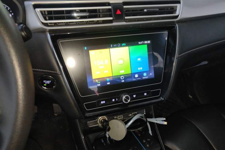 Used Roewe i5 2020 1.5L Manual 4G Connect Leehao Flagship Edition Audio And AC Panel