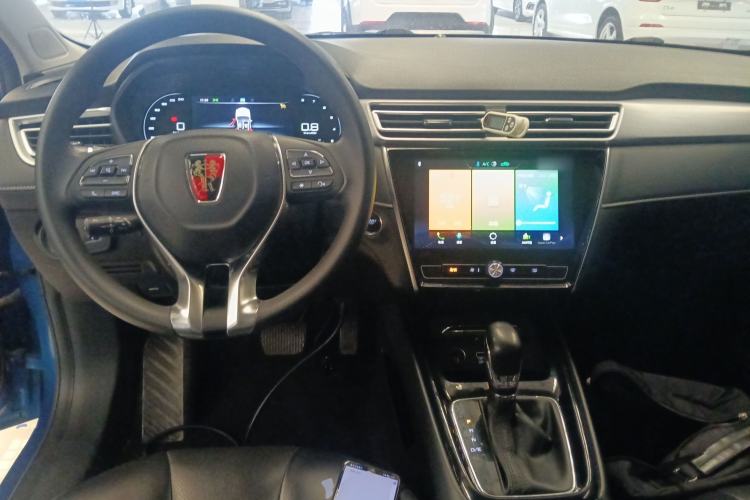 Used Roewe i5 2020 1.5L Automatic 4G Connect Luxury Flagship Edition Center Console