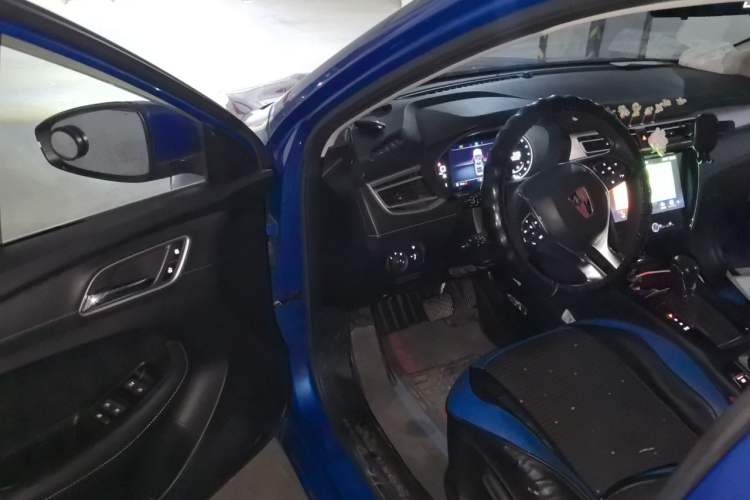 Used Roewe i5 2020 1.5L Automatic Smart Connect New Year Edition Driver Seat