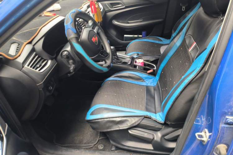 Used Roewe i5 2020 1.5L Automatic 4G Connect Luxury Flagship Edition Driver Seat
