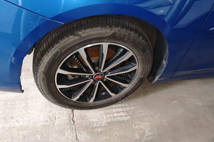 Used Roewe i5 2020 1.5L Automatic 4G Connect Luxury Flagship Edition Exterior 2
