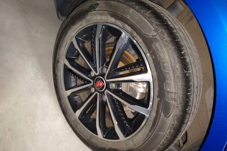 Used Roewe i5 2020 1.5L Automatic 4G Connect Luxury Flagship Edition Exterior 3