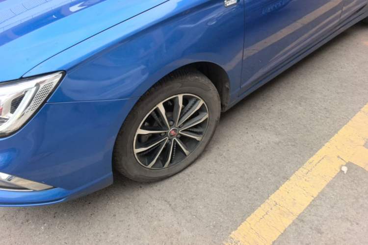 Used Roewe i5 2020 1.5L Automatic 4G Connect Luxury Flagship Edition Exterior 4