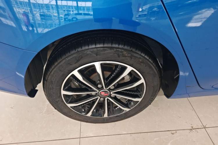 Used Roewe i5 2020 1.5L Manual 4G Connect Leehao Flagship Edition Exterior 5