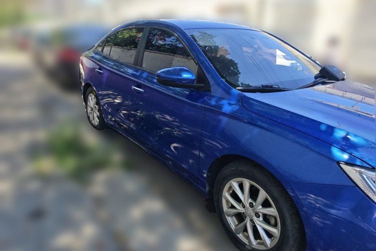 Used Roewe i5 2020 1.5L Automatic 4G Connected Linghao Edition Front Right 45 Deg