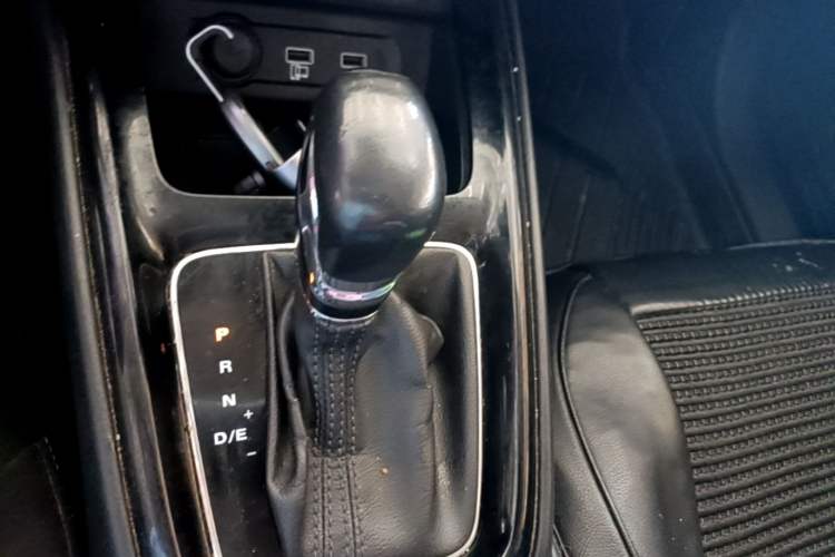 Used Roewe i5 2020 1.5L Automatic 4G Connected Linghao Edition Gear Lever