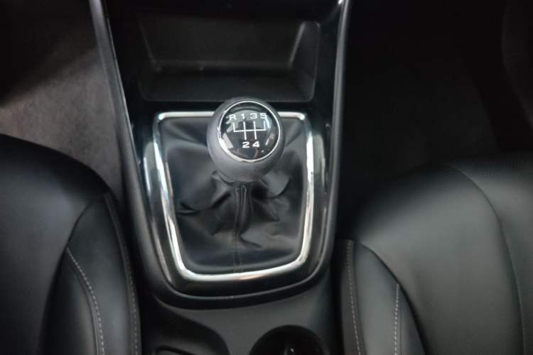 Used Roewe i5 2020 1.5L Manual 4G Connect Leehao Flagship Edition Gear Lever