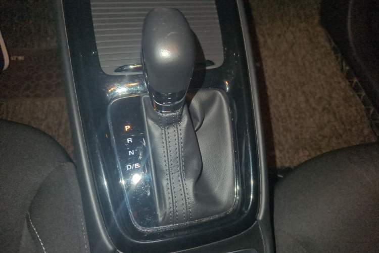 Used Roewe i5 2020 1.5L Automatic 4G Connected Linghao Edition Gear Lever