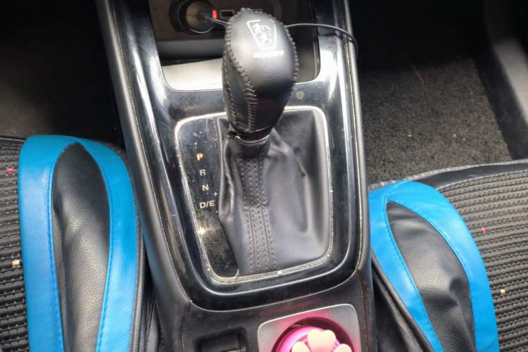 Used Roewe i5 2020 1.5L Automatic 4G Connect Luxury Flagship Edition Gear Lever
