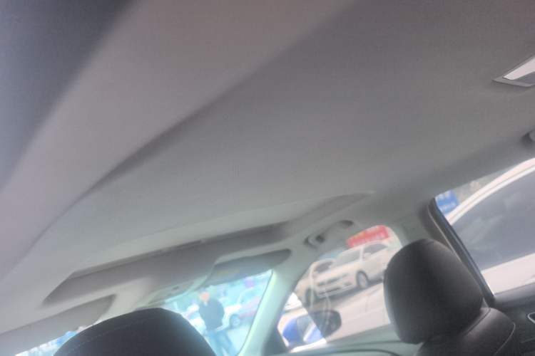 Used Roewe i5 2020 1.5L Automatic 4G Connect Luxury Flagship Edition Headliner