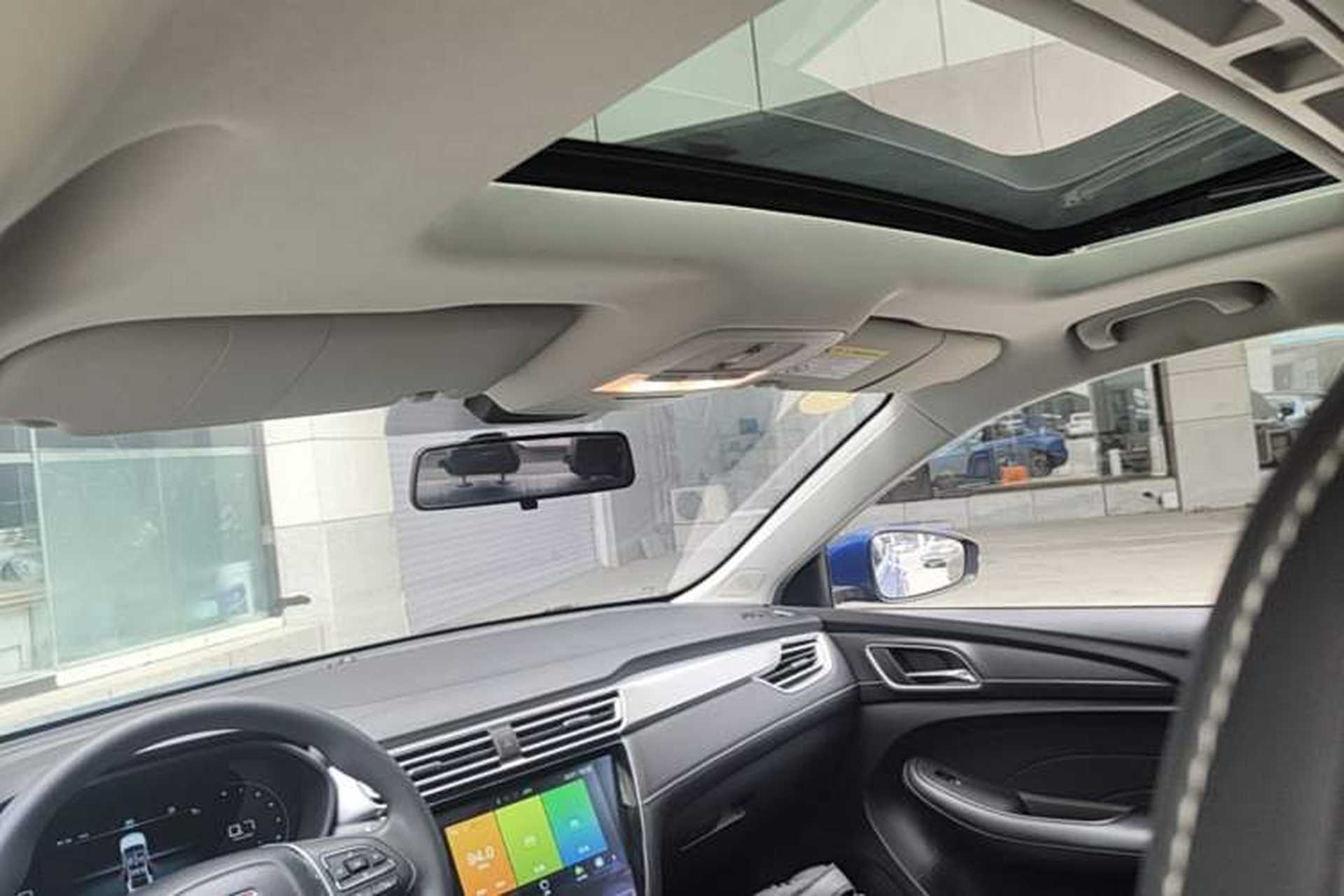 Used Roewe i5 2020 1.5L Automatic 4G Connect Luxury Flagship Edition Headliner