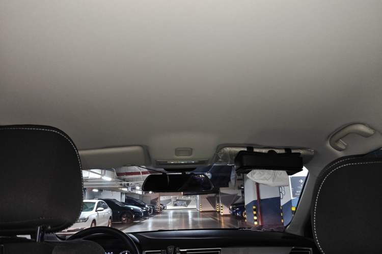 Used Roewe i5 2020 1.5L Manual 4G Connect Luxury Edition Headliner